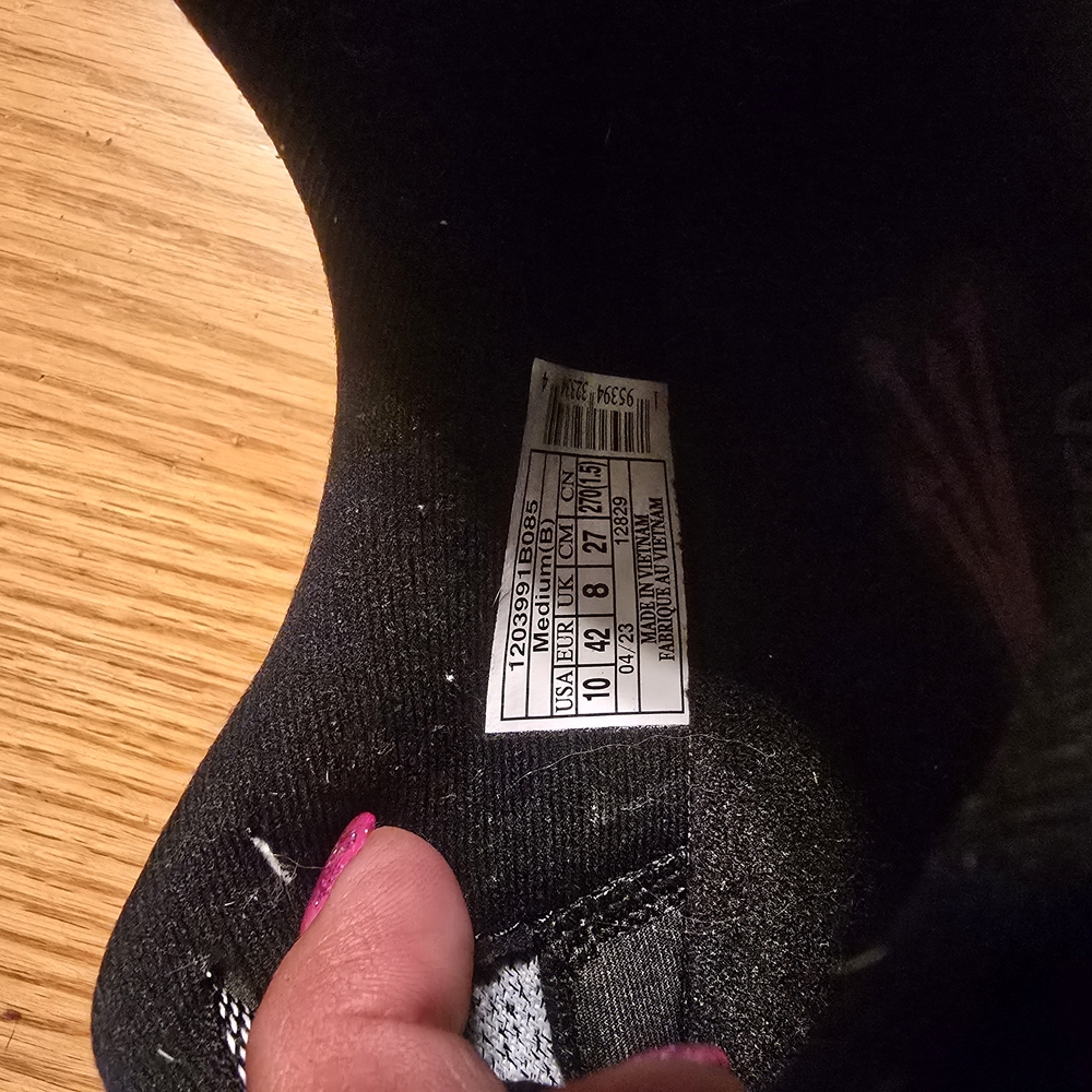 Brooks Women's Gray Running Shoes - Picture 6 of 7